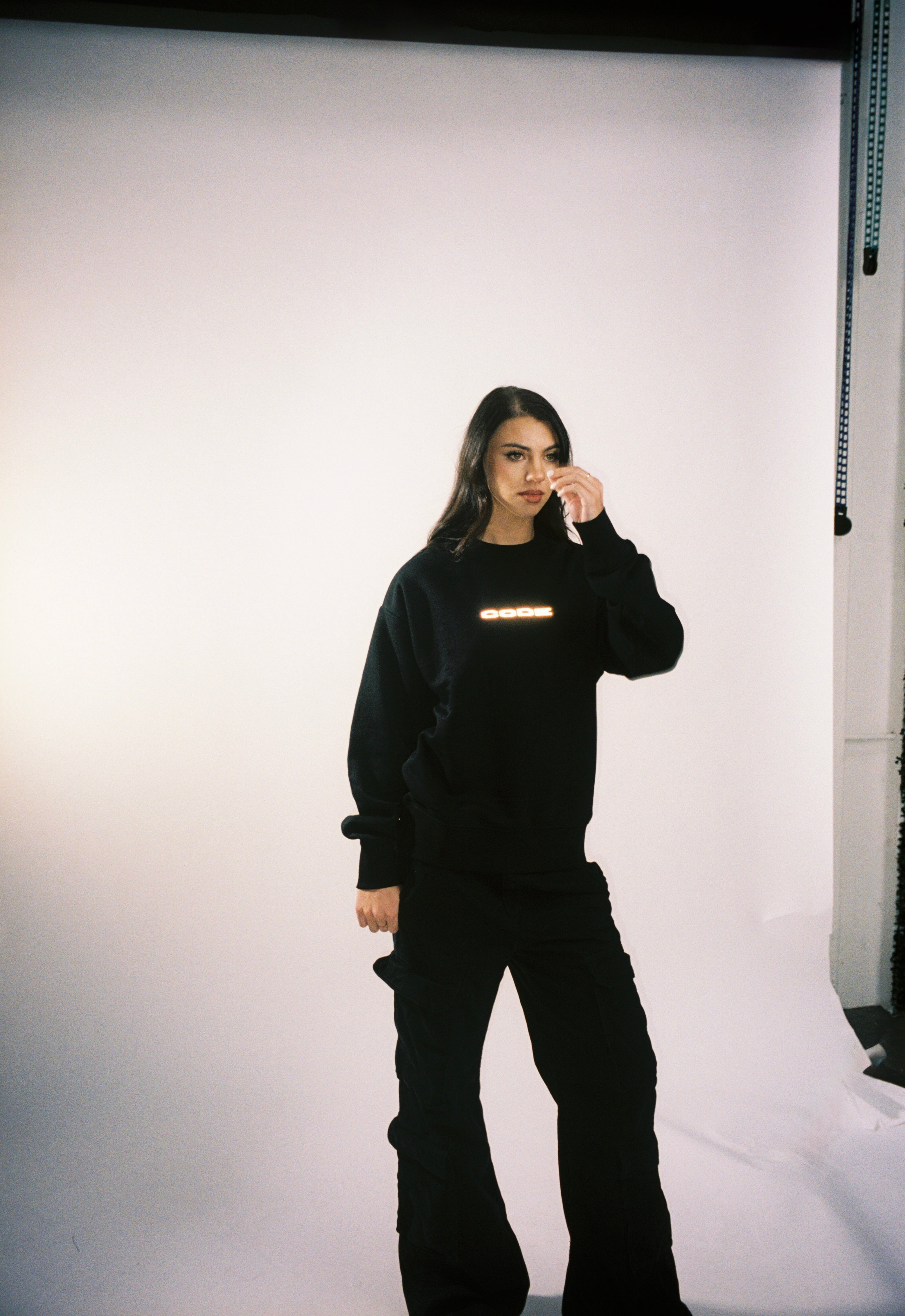 "CODE 01" CREW NECK, BLACK REFLECTIVE