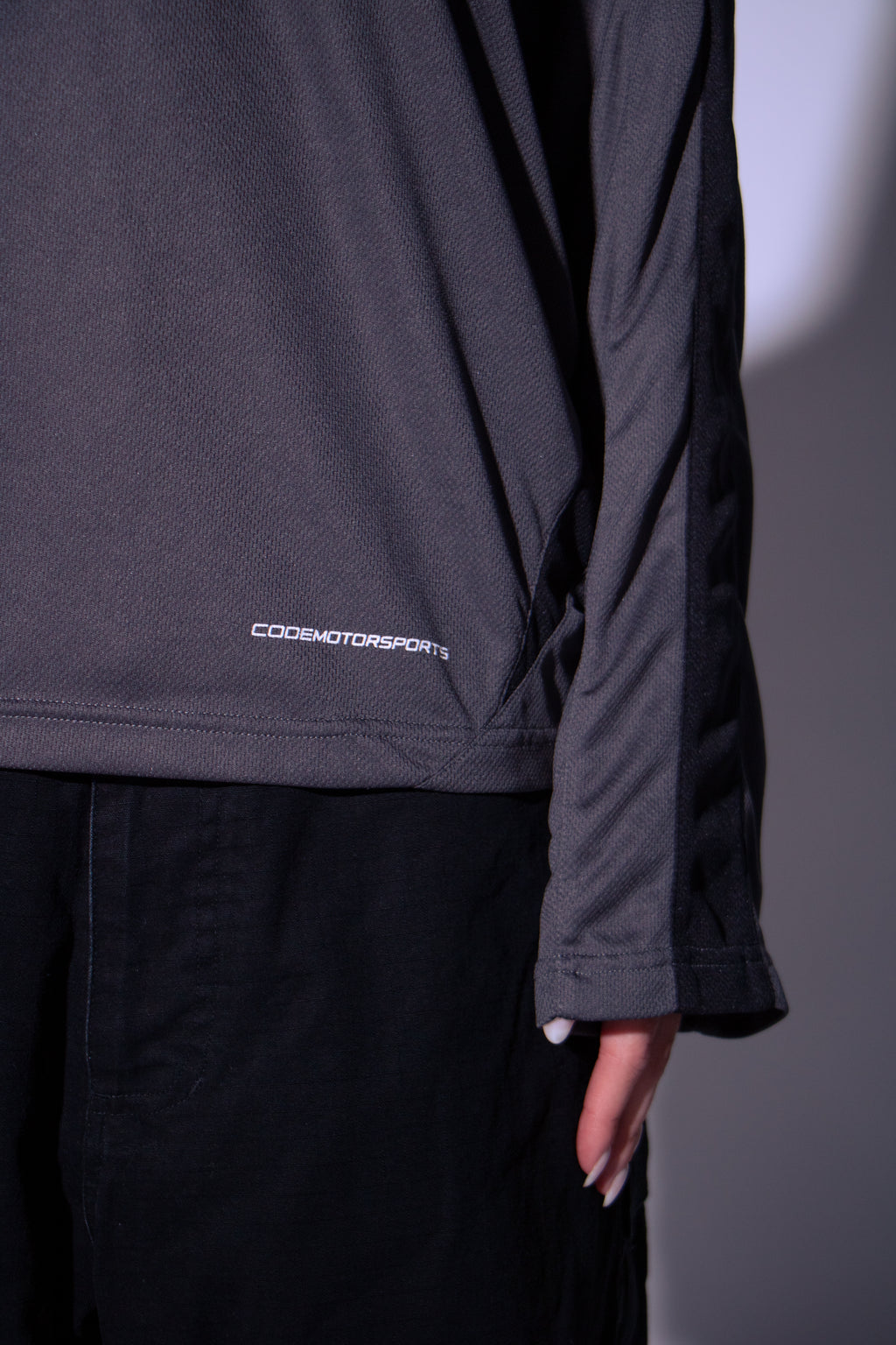 CODE 04 PANELED JERSEY GREY
